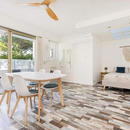 Grand Studio neuf face port et plage, parking privé Golfe-Juan Eksteriør billede