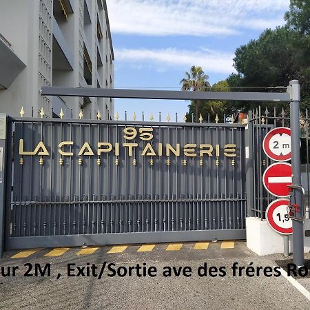 Grand Studio neuf face port et plage, parking privé Golfe-Juan Eksteriør billede