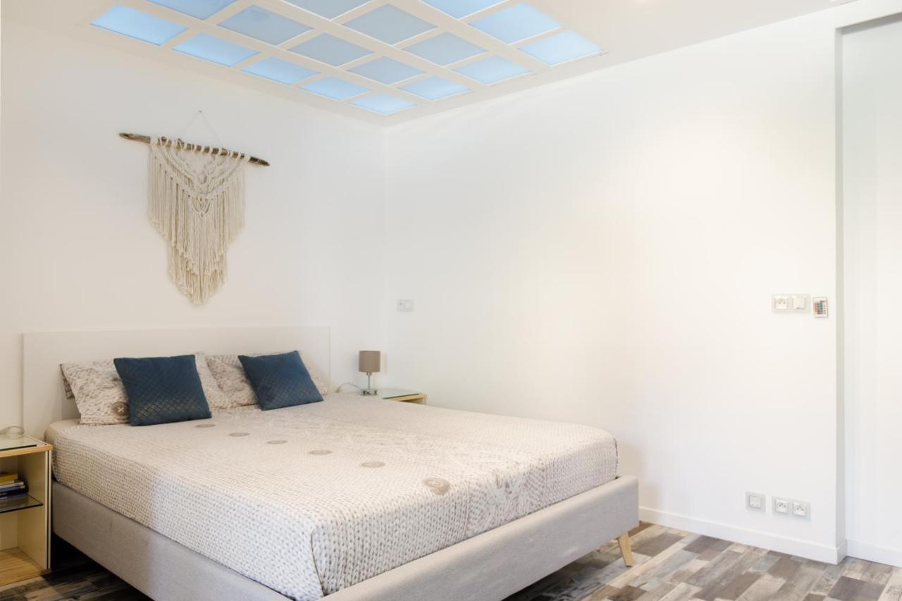 Grand Studio neuf face port et plage, parking privé Golfe-Juan Eksteriør billede
