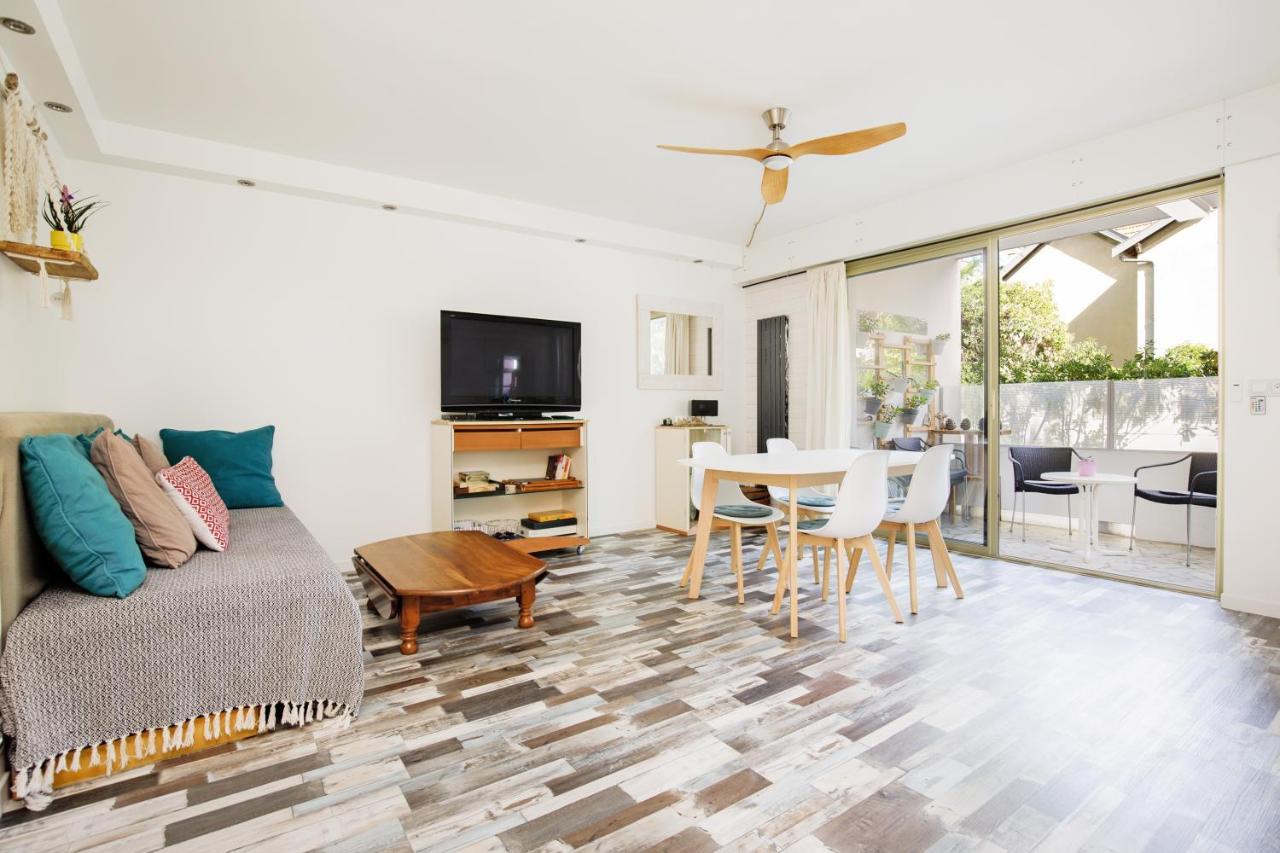Grand Studio neuf face port et plage, parking privé Golfe-Juan Eksteriør billede