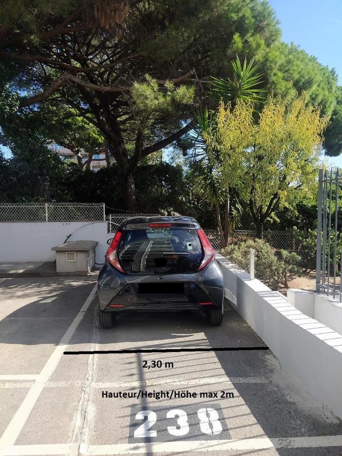 Grand Studio neuf face port et plage, parking privé Golfe-Juan Eksteriør billede