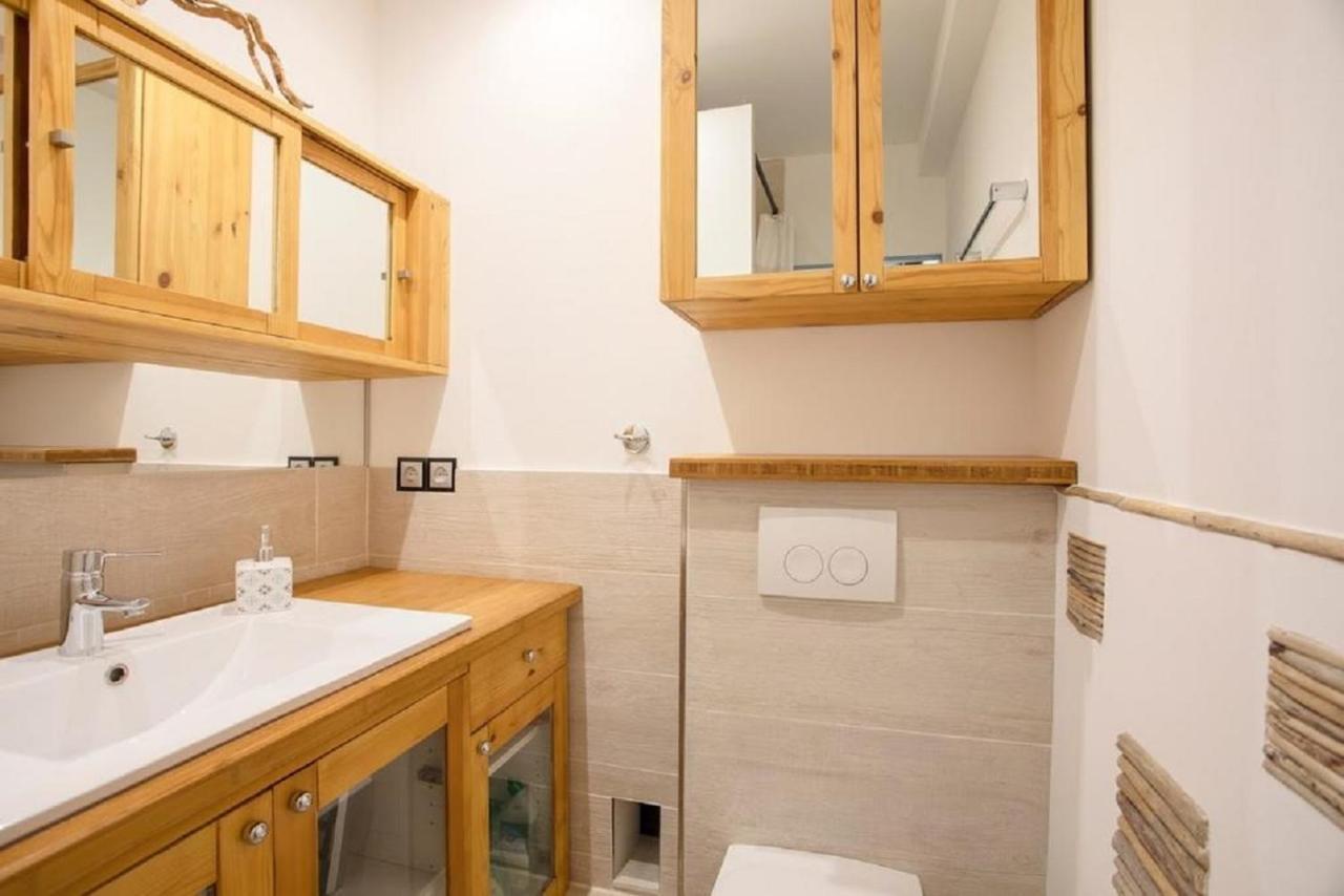 Grand Studio neuf face port et plage, parking privé Golfe-Juan Eksteriør billede
